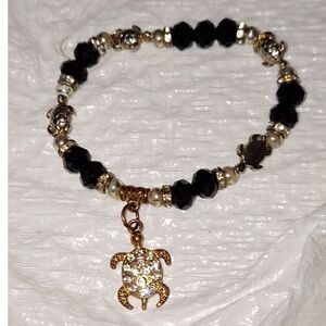 A Beaded Sea Turtle Charm Bracelet Stretch Elegant Beachy Bohemian As-Is